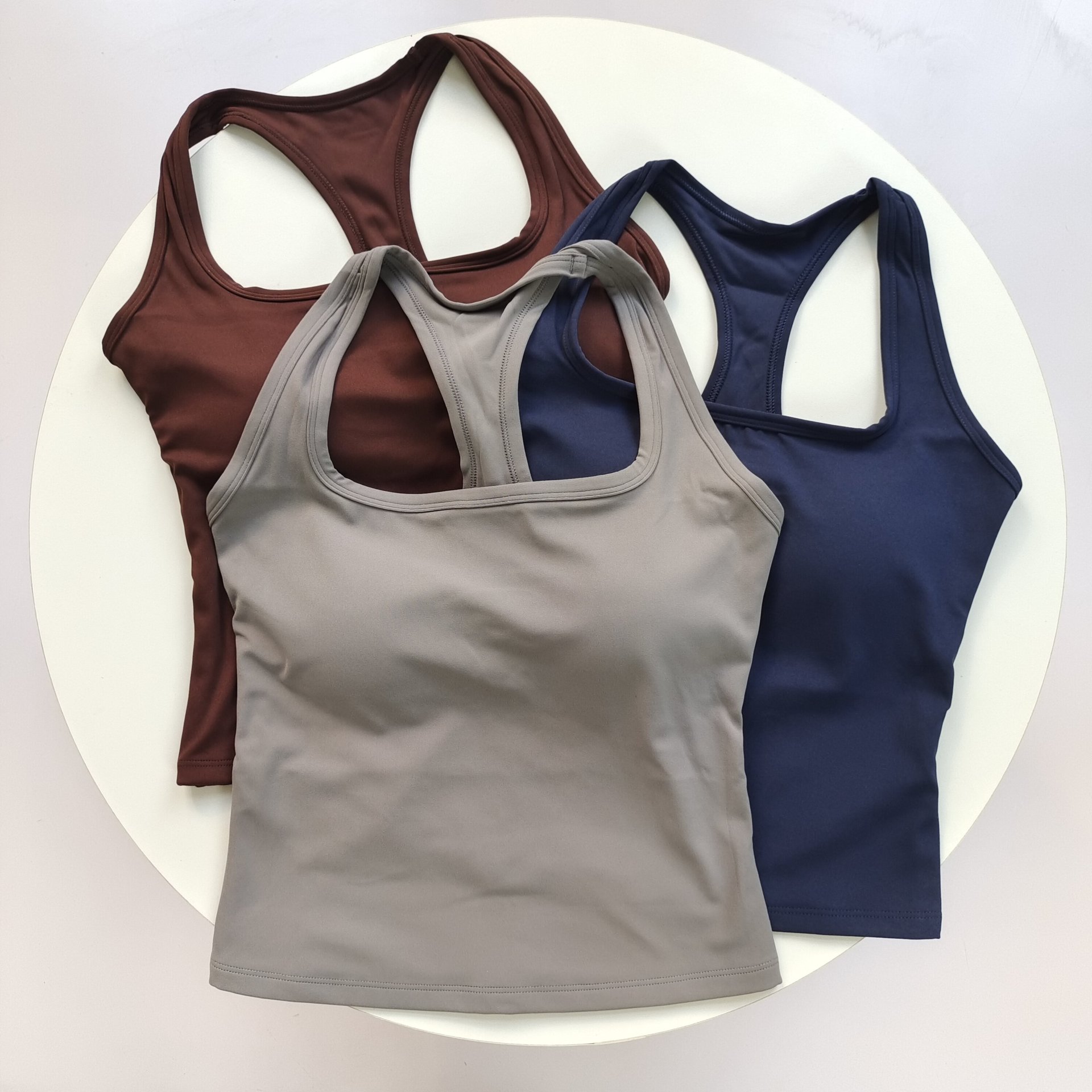 Sportbeha met vierkante halsli - Yoga Fitness Matte recensie en prijs
